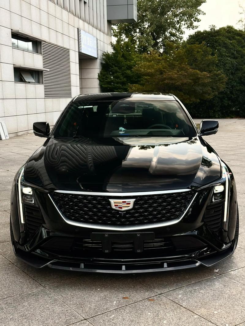 开ct5一般什么档次人,为啥一般人不开凯迪拉克