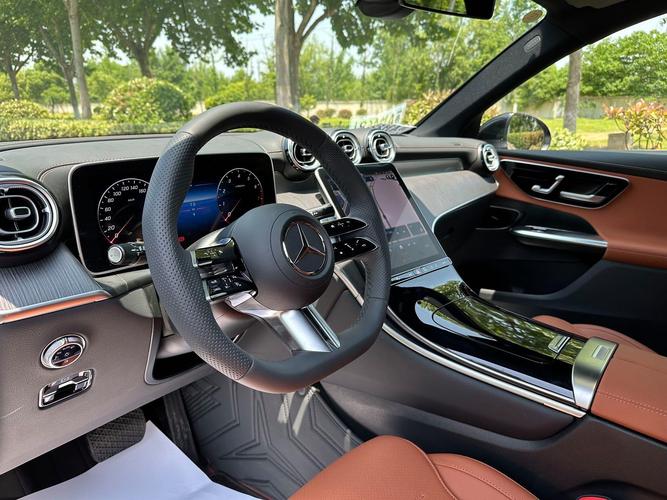 奔驰2024款glc／奔驰2024款glc300l豪华怎么使用座椅记忆