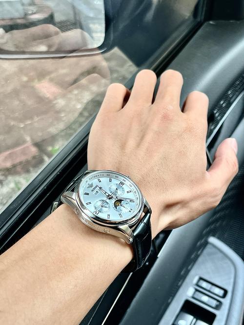 开标致的都是什么人 开标致带什么手表