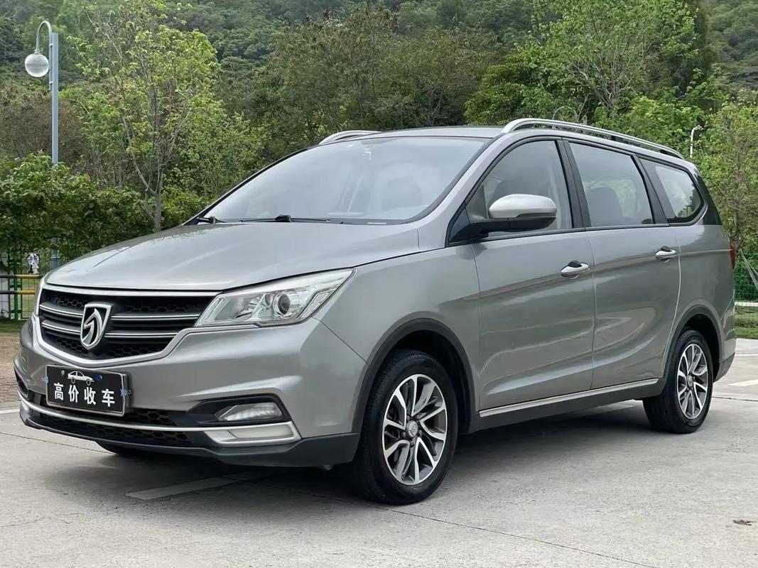 宝骏730新款图片 宝骏730车型及价格