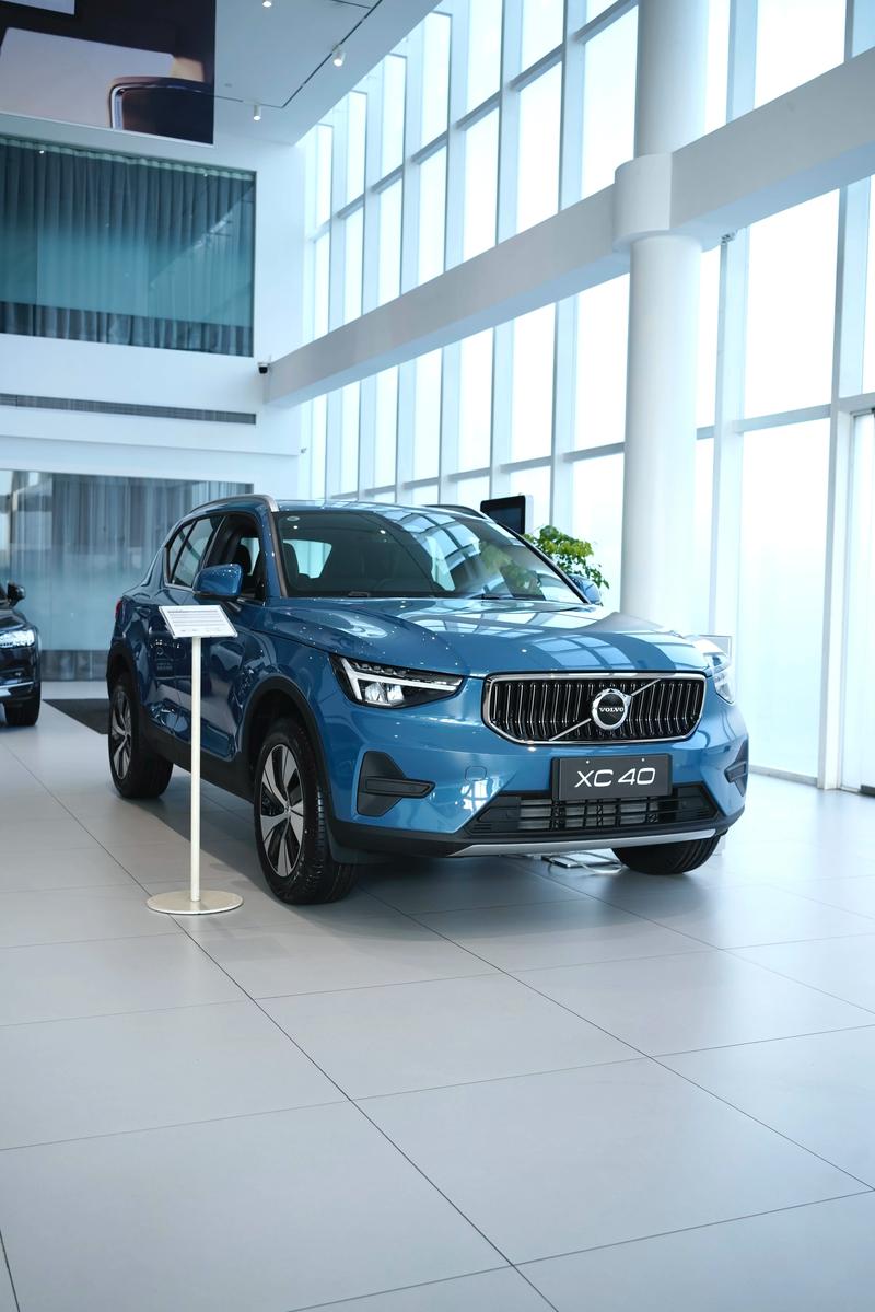 【沃尔沃xc40要多少钱落地,沃尔沃xc40裸车价多少钱？】
