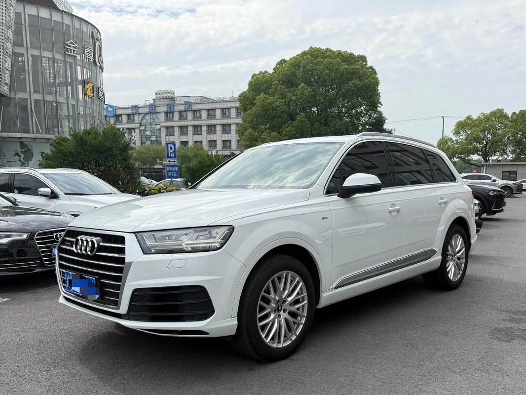 17年q7能卖多少钱 17年q7图片