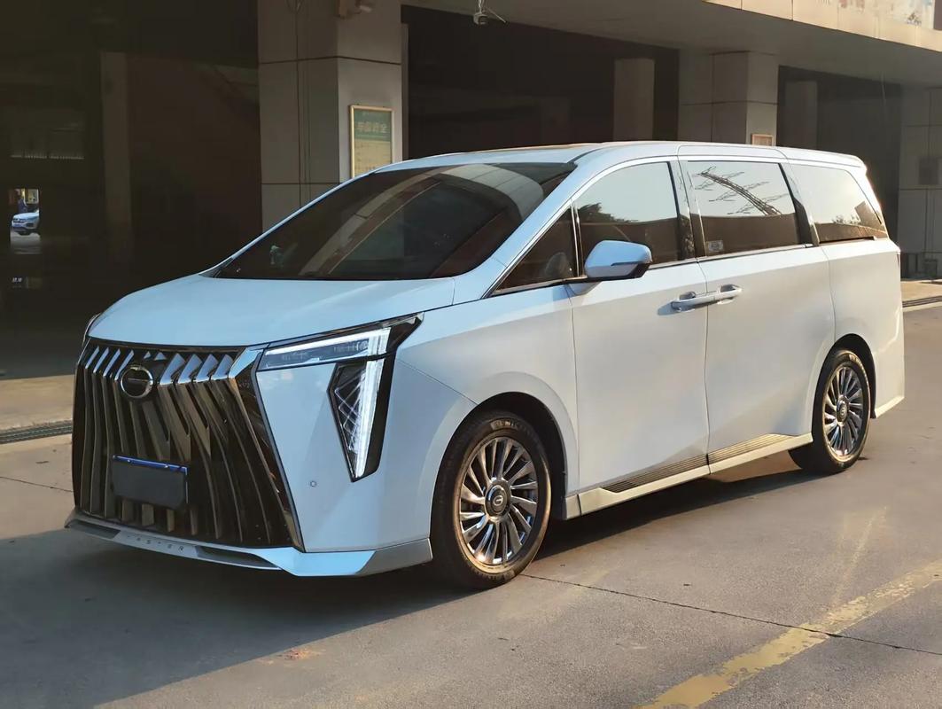 传祺m8商务车7座最新款图片／传祺m8商务车汽车之家