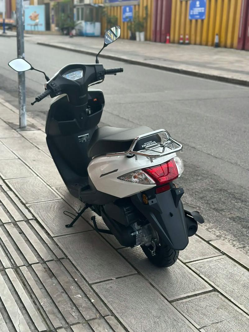 五羊本田喜鲨125官方价格 喜鲨125油耗惊人